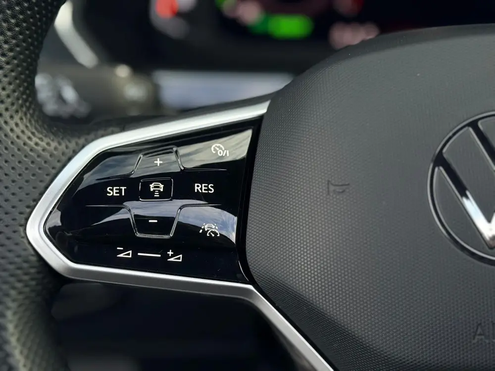 Volkswagen Tiguan 1.4 TSI eHybrid R-Line Pano uit 2021, foto 15