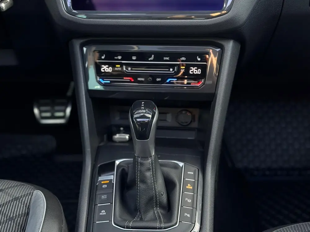Volkswagen Tiguan 1.4 TSI eHybrid R-Line Pano uit 2021, foto 19