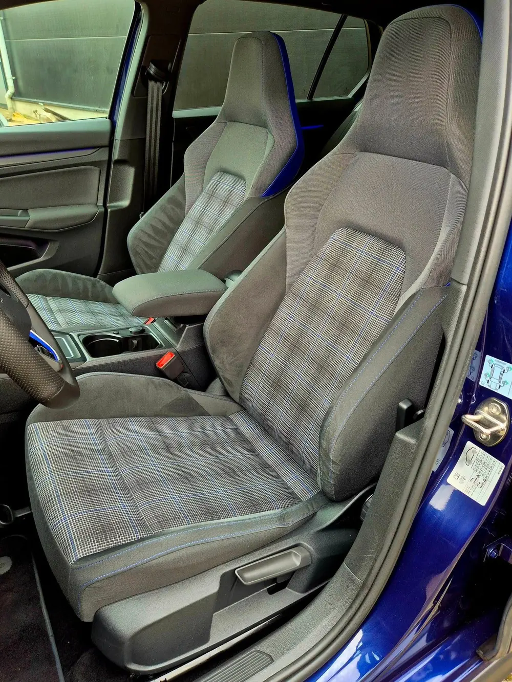 Volkswagen Golf 1.4 eHybrid 265PK GTE + Dealer OH|Panorama|I uit 2022, foto 4