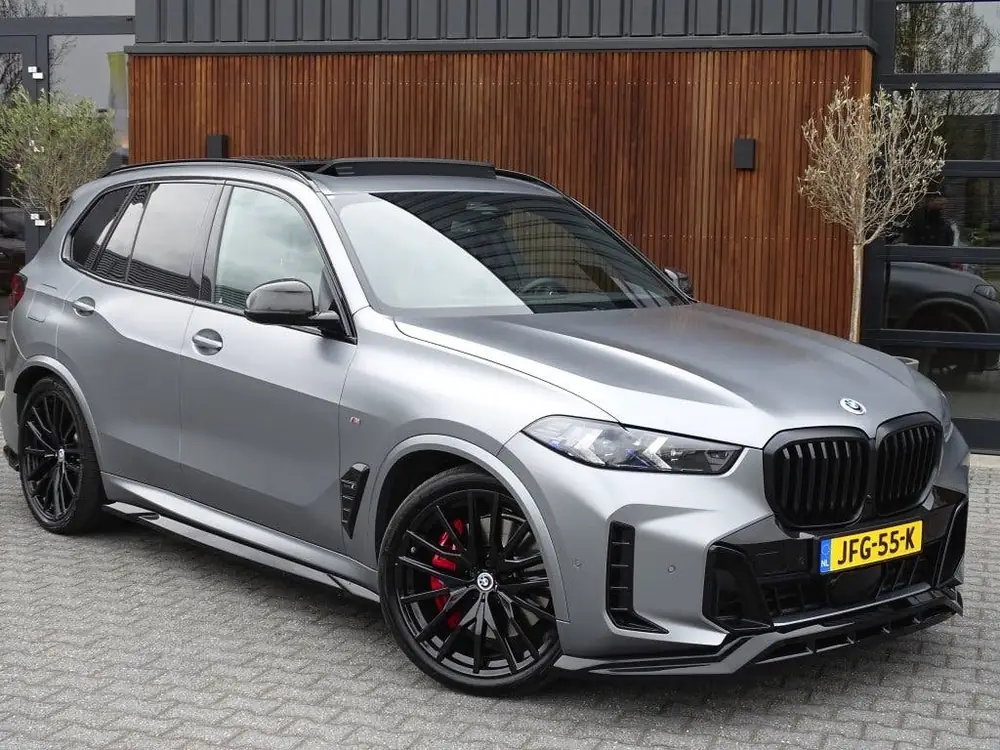 BMW X5 50e 490PK X-Drive M- Individual / Frozen Grey / Carbo uit 2023, foto 2