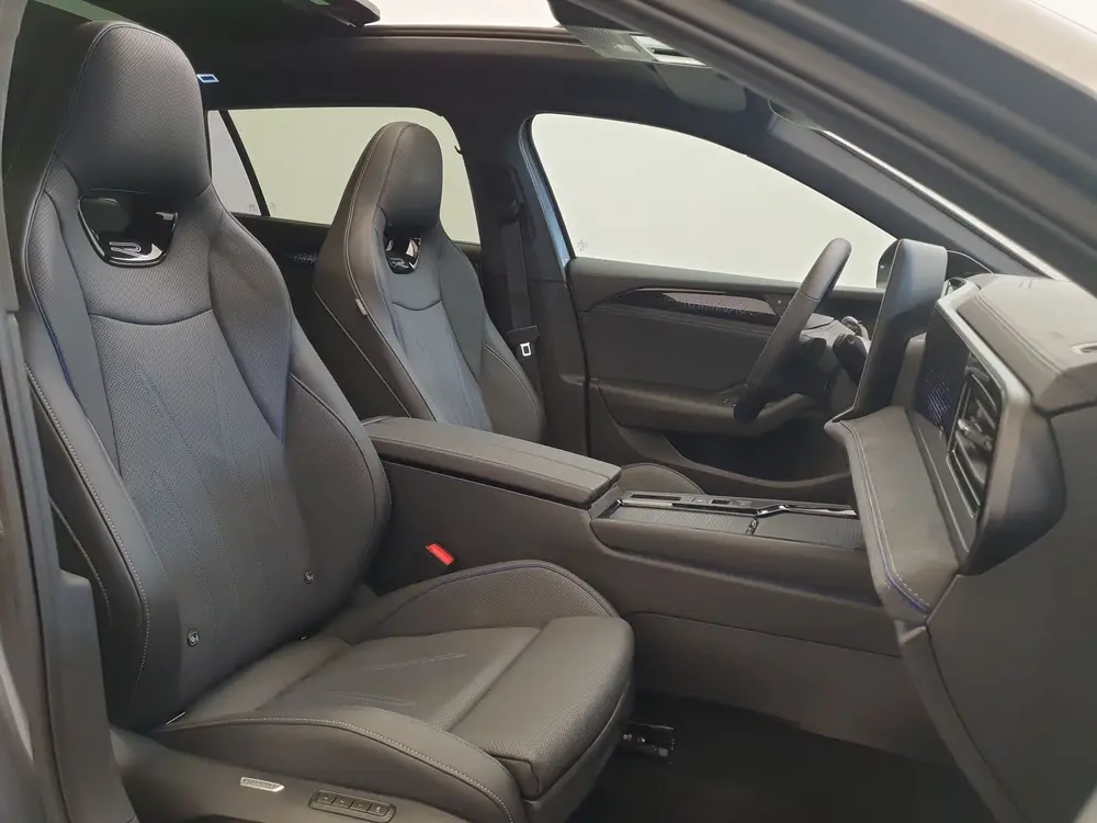 Volkswagen Passat Variant 1.5 eHybrid 272pk DSG/AUT R-Line E uit 2025, foto 3