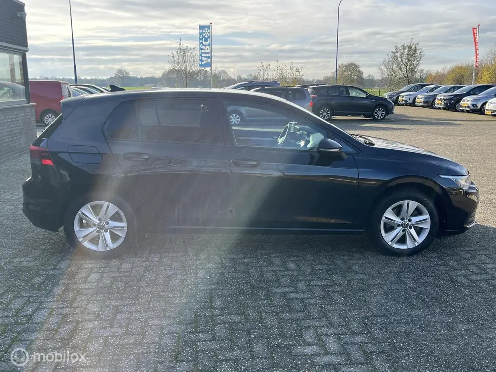 Volkswagen Golf 1.5 eTSI Life Business uit 2022, foto 5