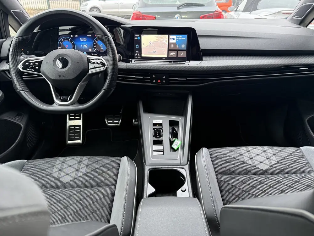 Volkswagen Golf 1.5 eTSI R-Line Business+ ✅ Vitrual cockpi uit 2022, foto 2