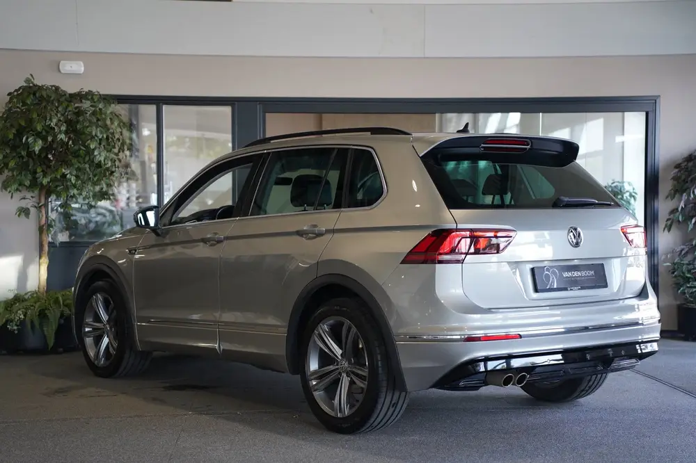 Volkswagen Tiguan 1.5 TSI 150pk DSG R-line Navi Leder PDC uit 2019, foto 2