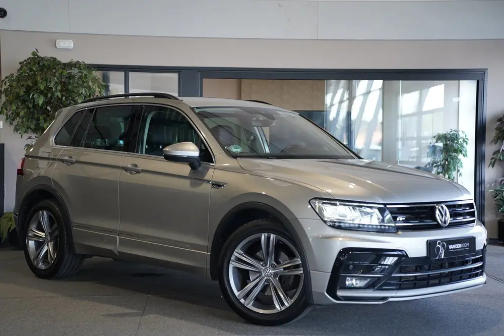 Volkswagen Tiguan 1.5 TSI 150pk DSG R-line Navi Leder PDC uit 2019, foto 5