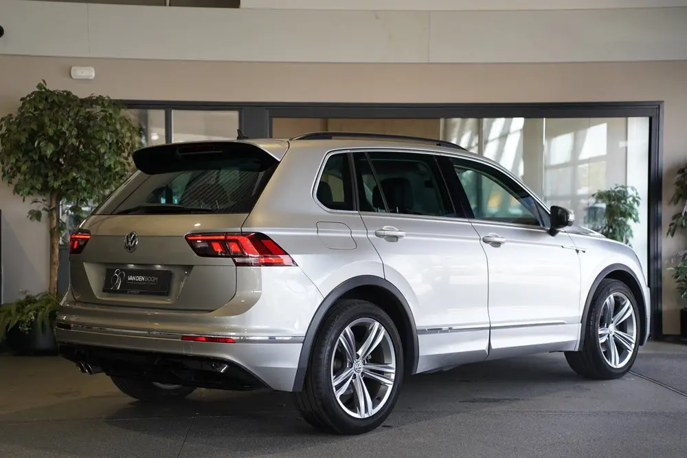 Volkswagen Tiguan 1.5 TSI 150pk DSG R-line Navi Leder PDC uit 2019, foto 8