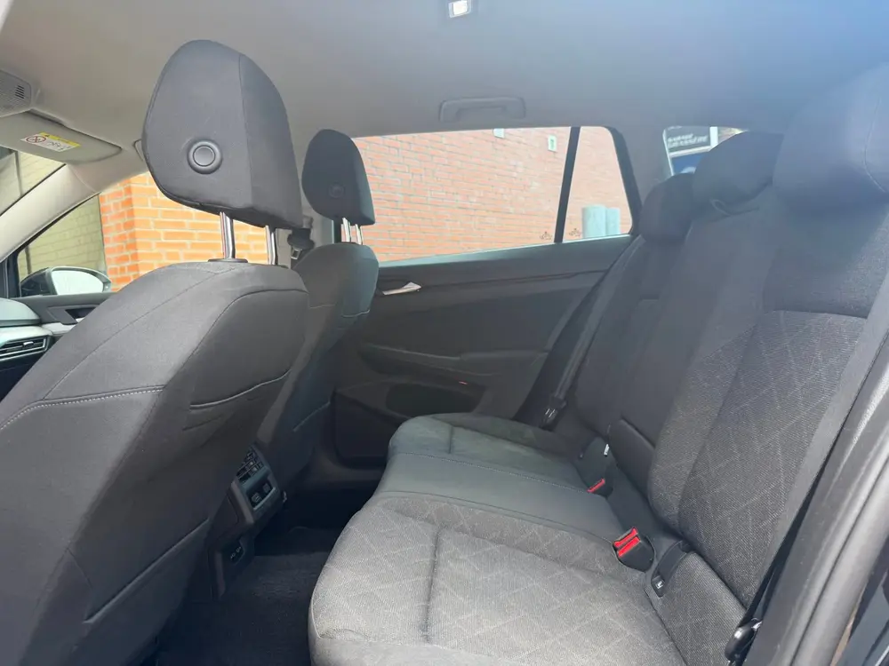 Volkswagen Golf Variant 1.0 eTSI Life Business uit 2021, foto 15