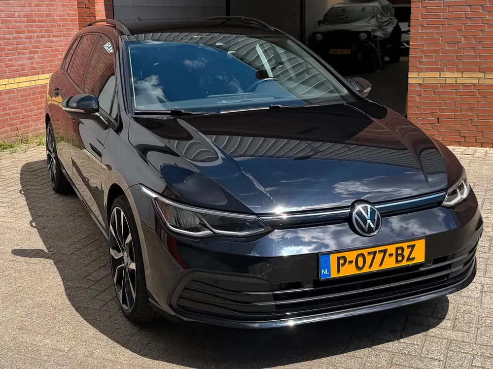 Volkswagen Golf Variant 1.0 eTSI Life Business uit 2021, foto 2