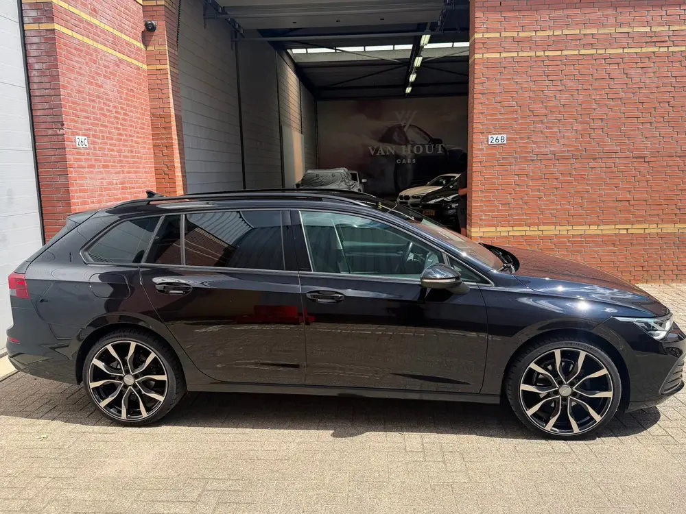 Volkswagen Golf Variant 1.0 eTSI Life Business uit 2021, foto 4