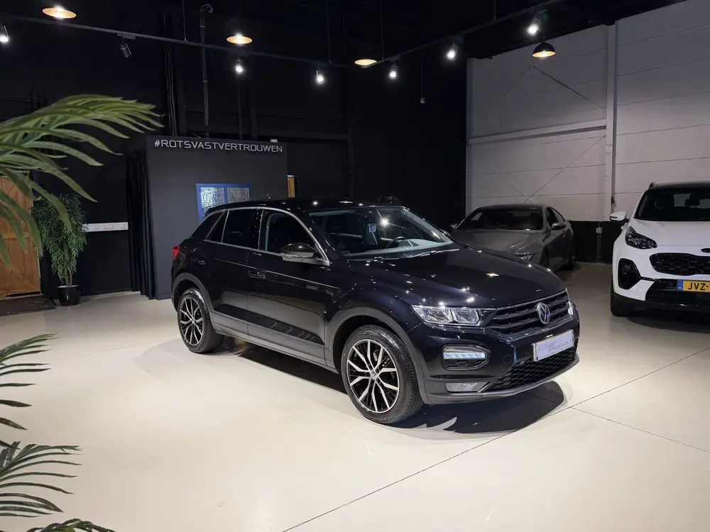 Volkswagen T-Roc 1.0 TSI Style Navi|Media|PDC|Lineast Zwart uit 2019, foto 10