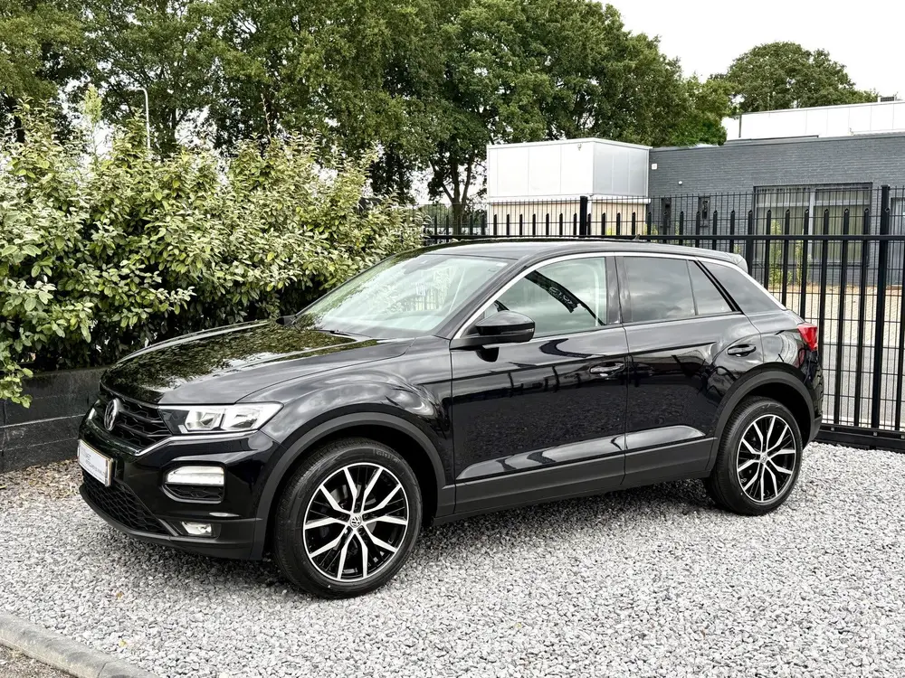 Volkswagen T-Roc 1.0 TSI Style Navi|Media|PDC|Lineast Zwart uit 2019, foto 2