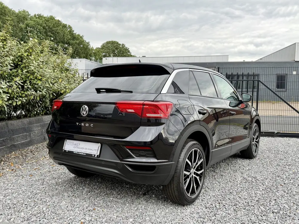 Volkswagen T-Roc 1.0 TSI Style Navi|Media|PDC|Lineast Zwart uit 2019, foto 4