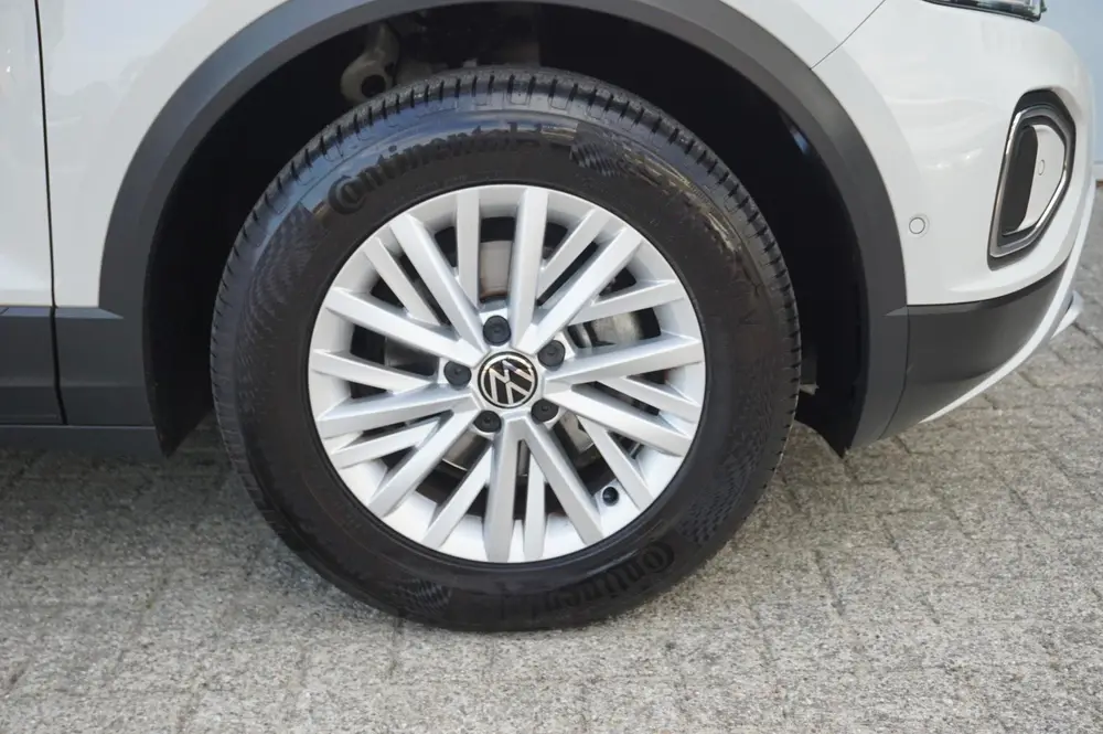 Volkswagen T-Roc 1.0 TSI 110pk Life | Navigatie | Applecarpl uit 2022, foto 11