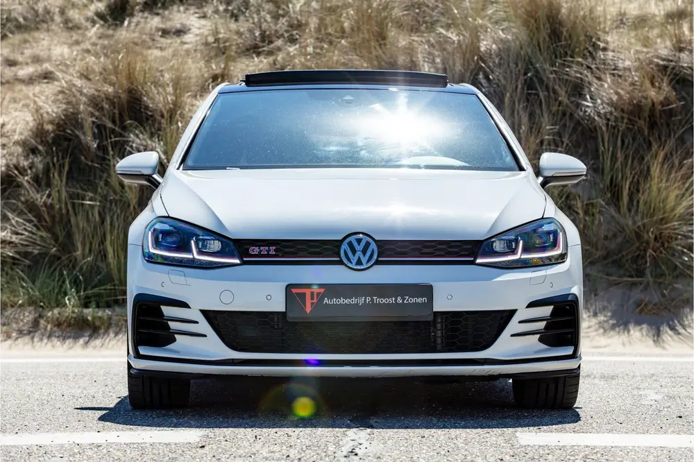 Volkswagen Golf 2.0 TSI GTI Performance Panoramadak/Adaptive uit 2019, foto 12