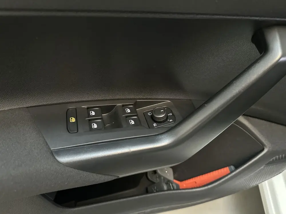 Volkswagen Polo 1.0 TSI Life Parkeersensoren App-Connect Vir uit 2021, foto 18