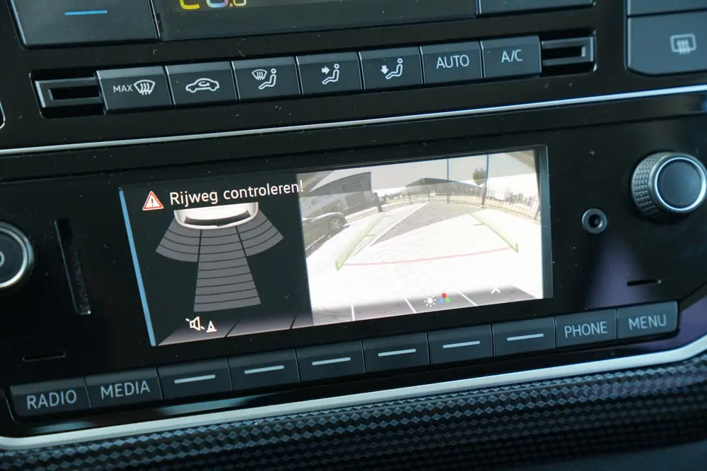 Volkswagen Up! 1.0 - Cruise - Camera - PDC - Bluetooth - DAB uit 2022, foto 18