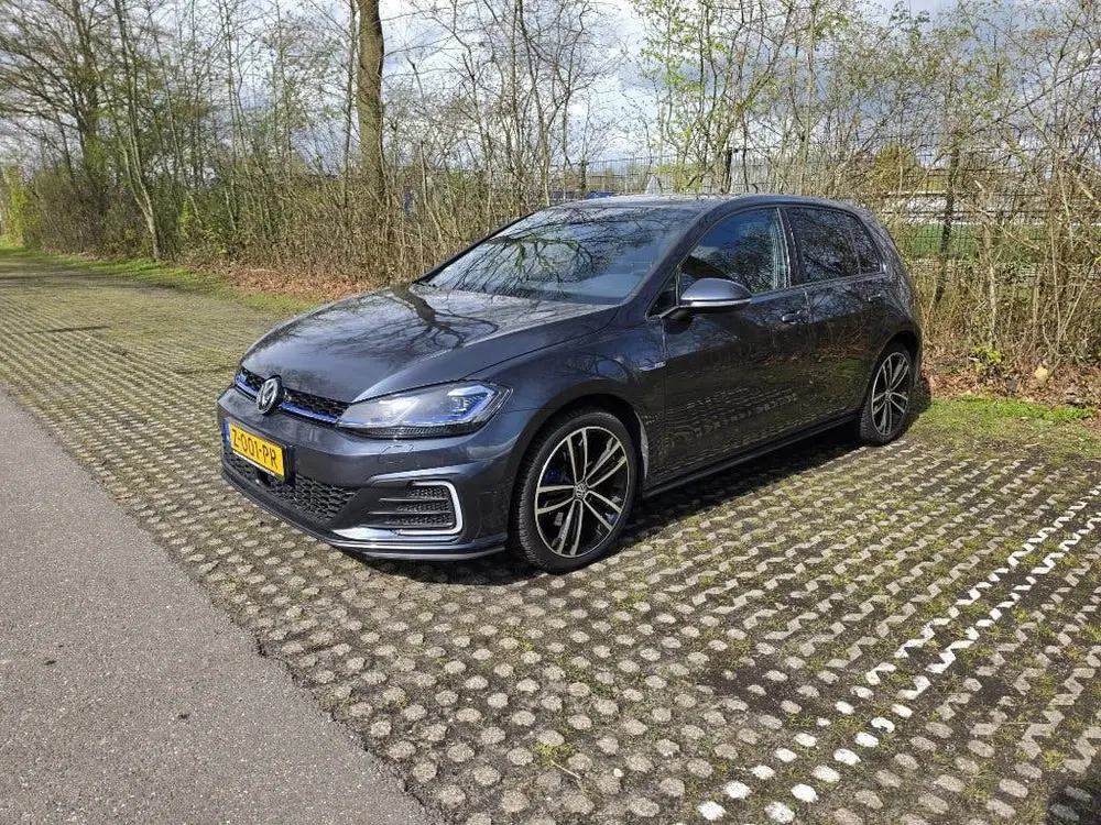 Volkswagen Golf 7.5 GTE 204pk DSG 2020 Blauw uit 2020, foto 7