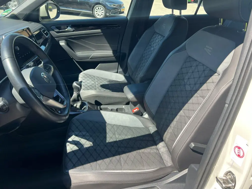 Volkswagen T-Roc 1.0 TSI R-Line virtual cockpit, stoelverw uit 2024, foto 19