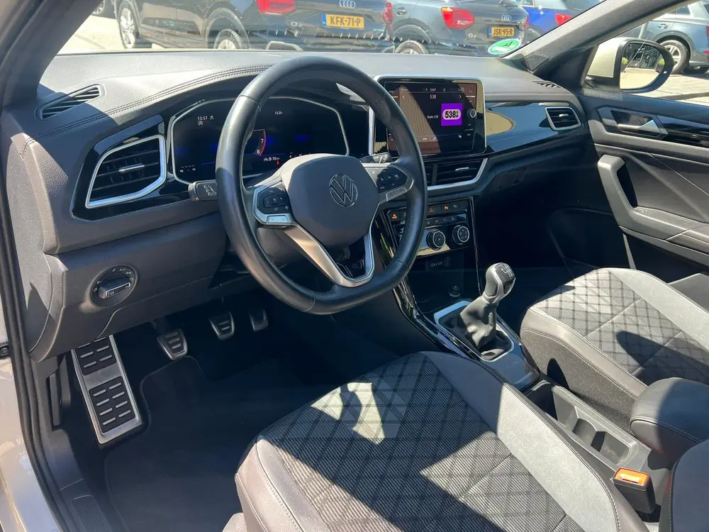 Volkswagen T-Roc 1.0 TSI R-Line virtual cockpit, stoelverw uit 2024, foto 2