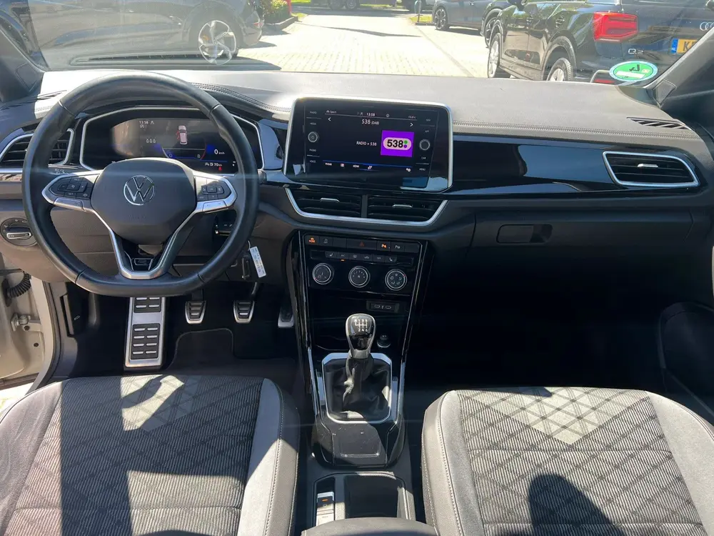 Volkswagen T-Roc 1.0 TSI R-Line virtual cockpit, stoelverw uit 2024, foto 4