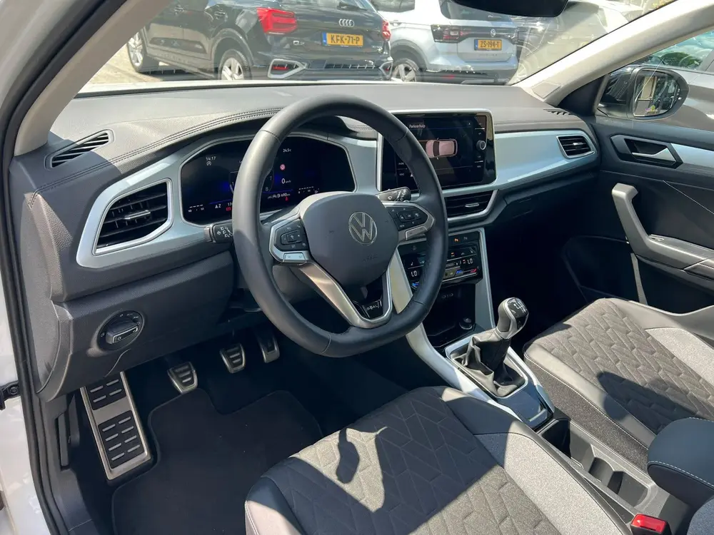 Volkswagen T-Roc 1.0 TSI goal navi, cruise, stoelverw, pdc uit 2025, foto 2