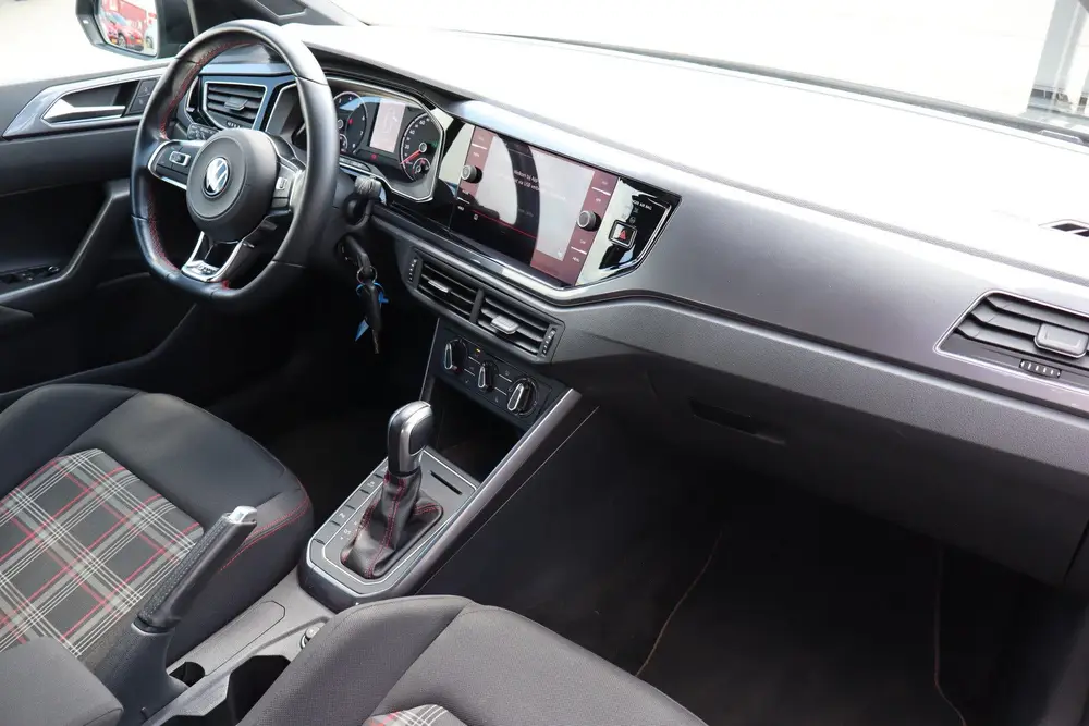 Volkswagen Polo 2.0 TSI GTI Stoelverwarming/Apple carplay/Pa uit 2020, foto 2