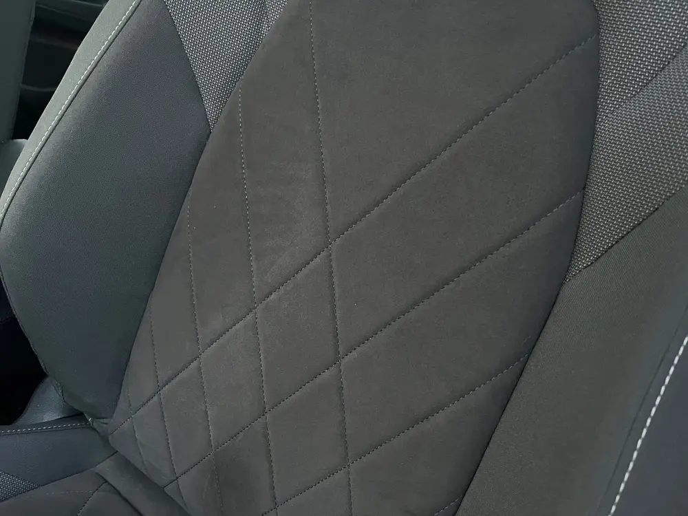 Volkswagen Golf eHybrid KeyLess|Alcantara|NAP CarPass! uit 2024, foto 10