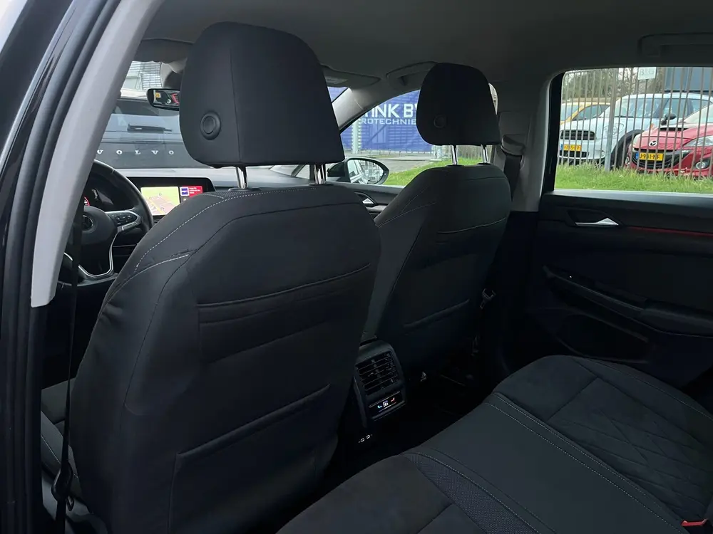 Volkswagen Golf eHybrid KeyLess|Alcantara|NAP CarPass! uit 2024, foto 11