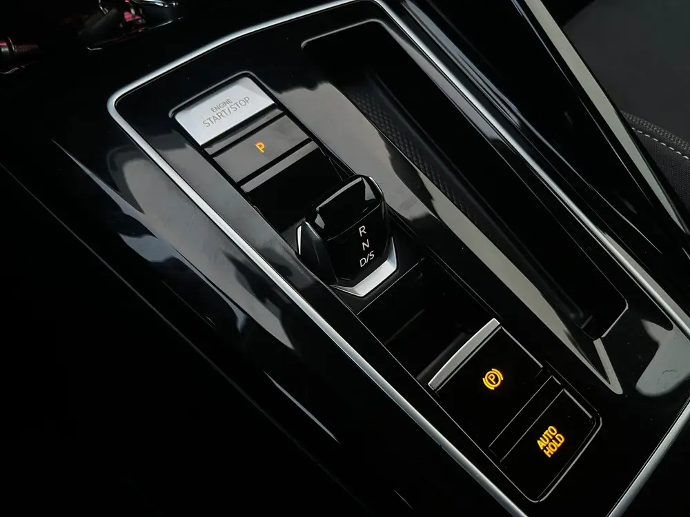 Volkswagen Golf eHybrid KeyLess|Alcantara|NAP CarPass! uit 2024, foto 16