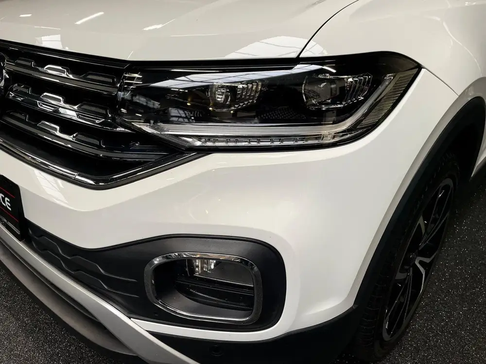 Volkswagen T-Cross Style NAVI 150 PK 18"" uit 2020, foto 11