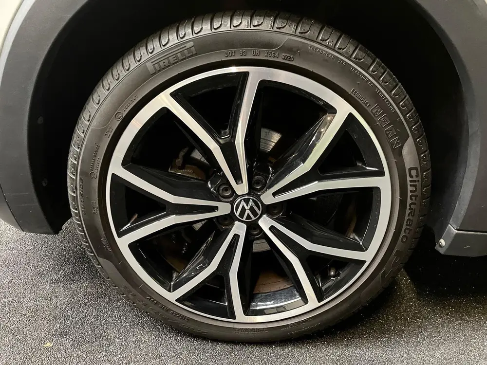 Volkswagen T-Cross Style NAVI 150 PK 18"" uit 2020, foto 17