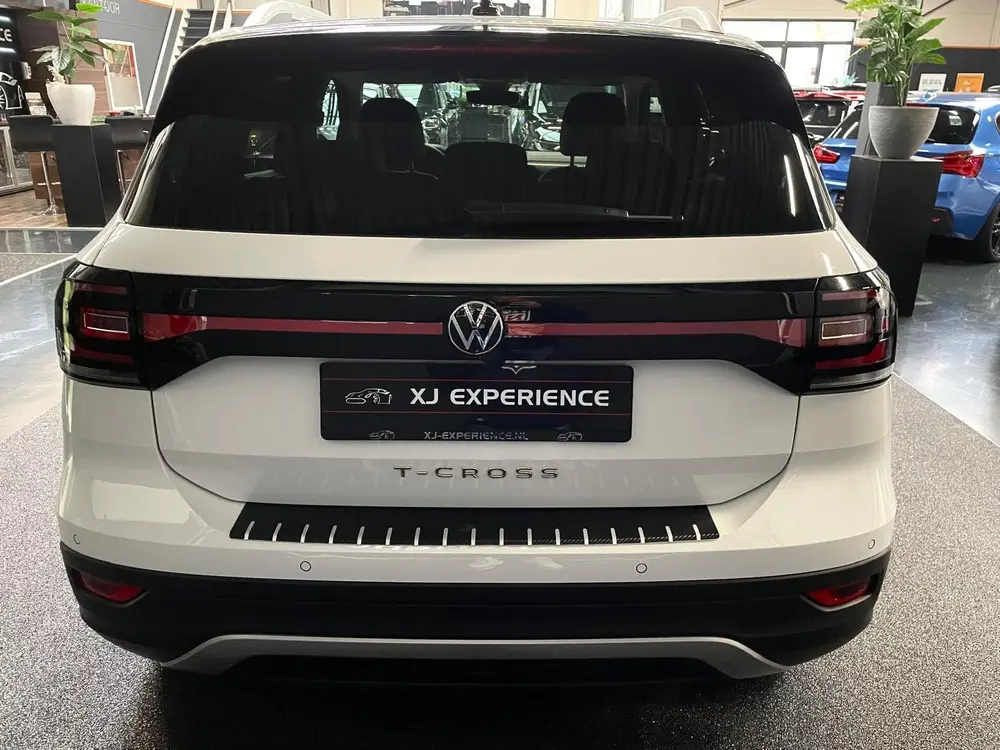 Volkswagen T-Cross Style NAVI 150 PK 18"" uit 2020, foto 5