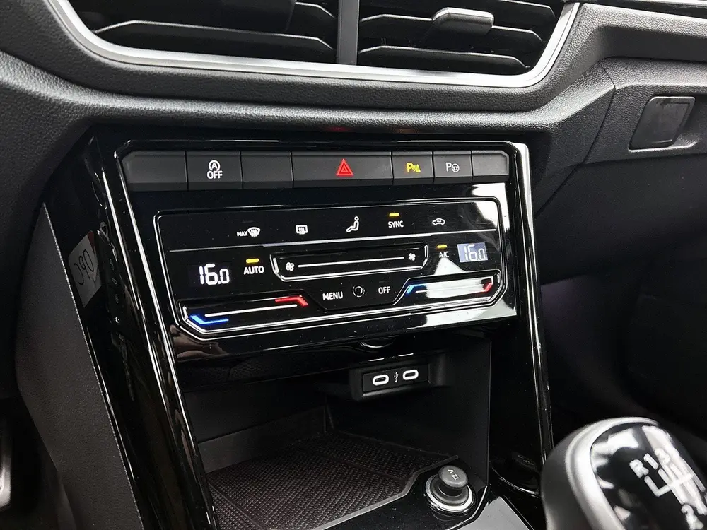 Volkswagen T-Roc 1.0 TSI R-Line | 110 PK | Apple Carplay / A uit 2023, foto 18