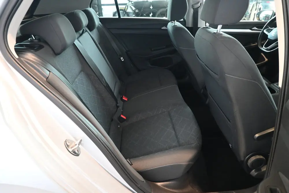 Volkswagen Golf 1.5 eTSI R-Line Automaat Clima Carplay Cruis uit 2020, foto 18