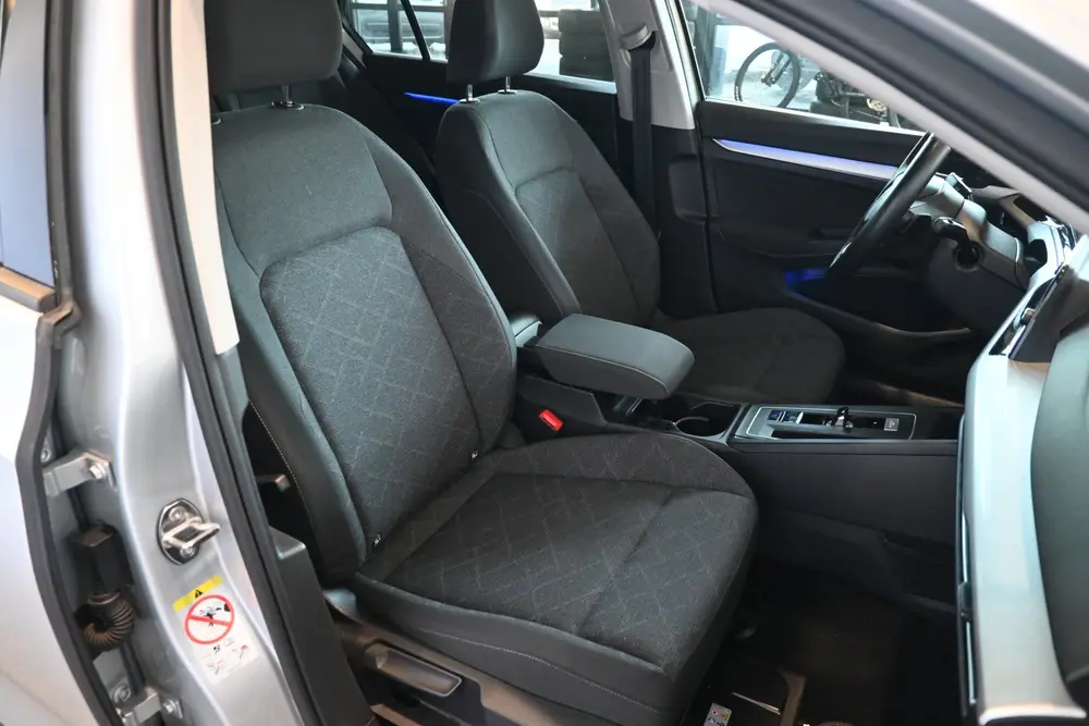 Volkswagen Golf 1.5 eTSI R-Line Automaat Clima Carplay Cruis uit 2020, foto 19