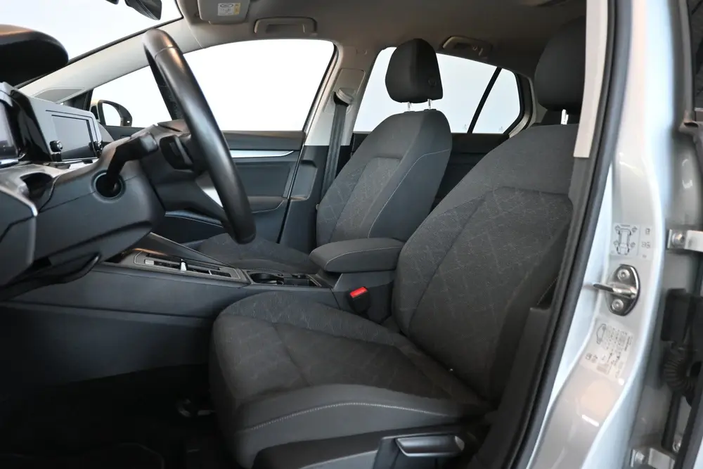 Volkswagen Golf 1.5 eTSI R-Line Automaat Clima Carplay Cruis uit 2020, foto 7