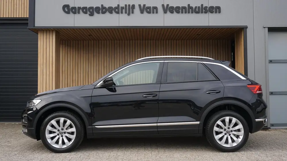 Volkswagen T-Roc 1.5 TSI 150pk DSG Sport Clima Keyless DAB V uit 2022, foto 2