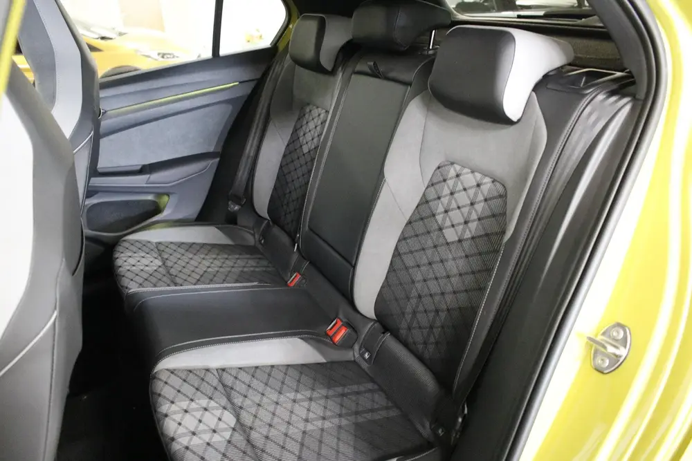 Volkswagen Golf 1.5 eTSI R-Line Business+ 160 PK | Virtual C uit 2022, foto 7