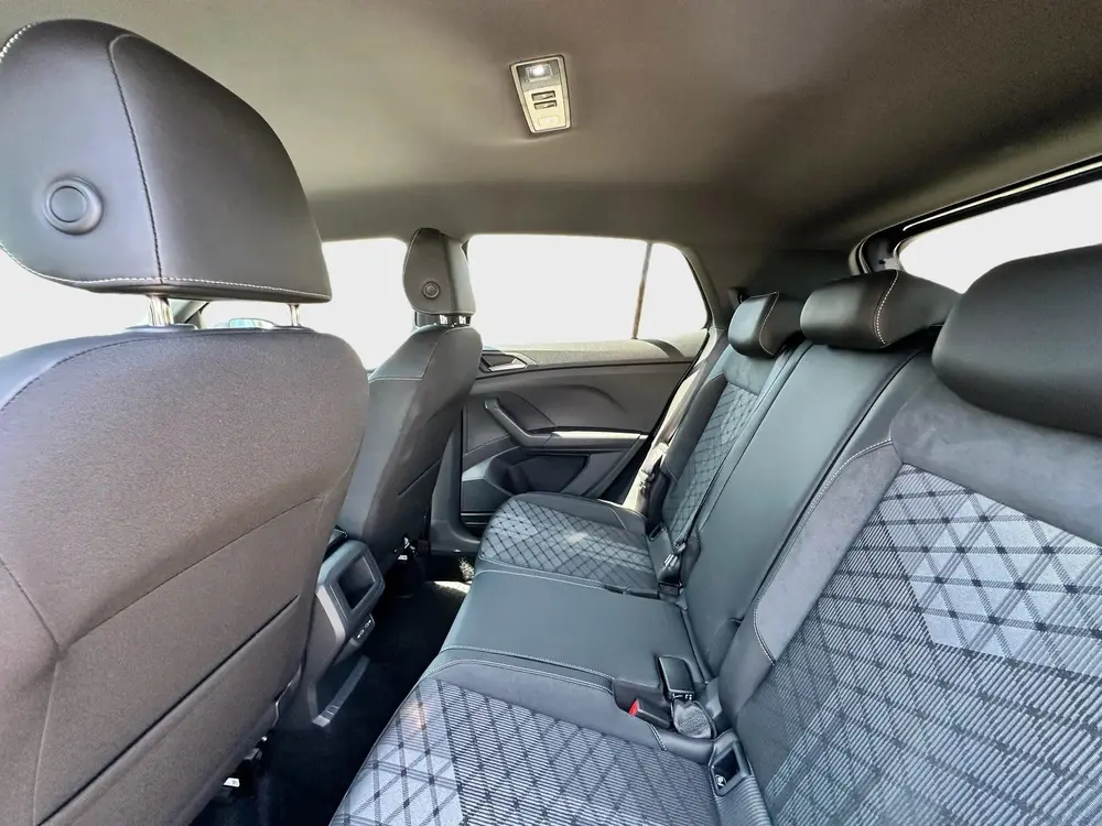 Volkswagen T-Cross Volkswagen T-Cross 1.0 TSI R-Line DSG Bou uit 2025, foto 11