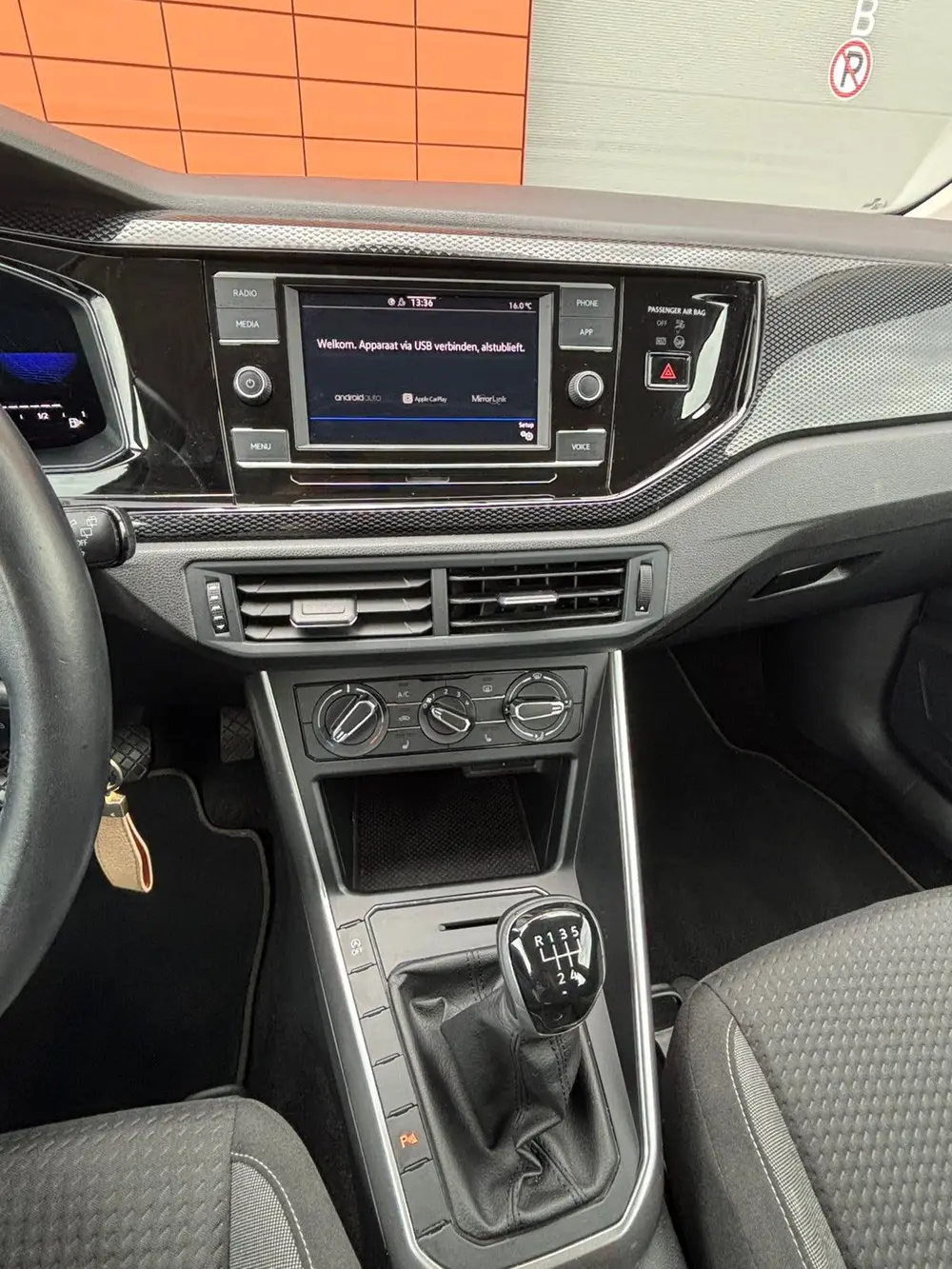 Volkswagen Polo 1.0 MPI 80pk 2022 Grijs uit 2022, foto 12