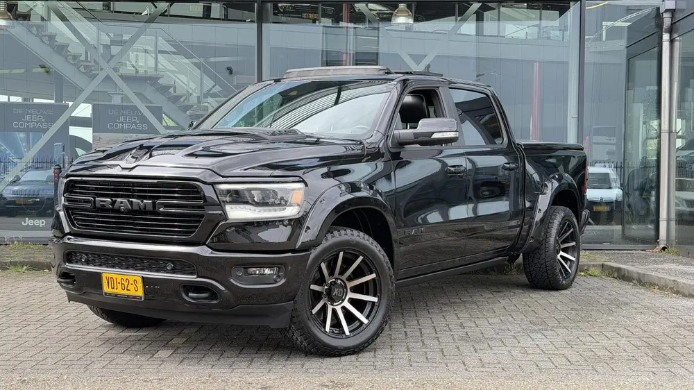 Dodge Ram 1500 5.7 V8 4x4 Crew Cab Laramie uit 2019, foto 17