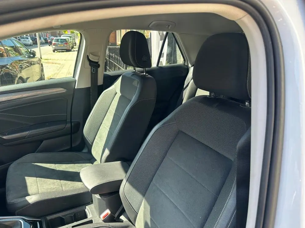 Volkswagen T-Roc 1.5 TSI LIFE BNS facelift model AUTOMAAT uit 2022, foto 19