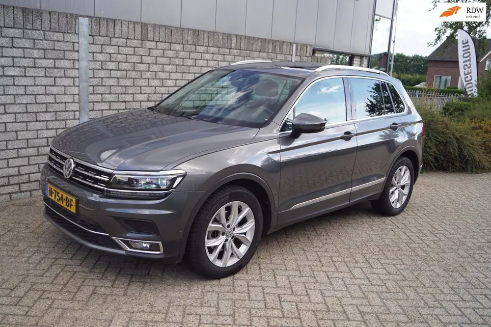 Volkswagen Tiguan 1.5 TSI ACT Highline Autom Panodak Alcanta uit 2019