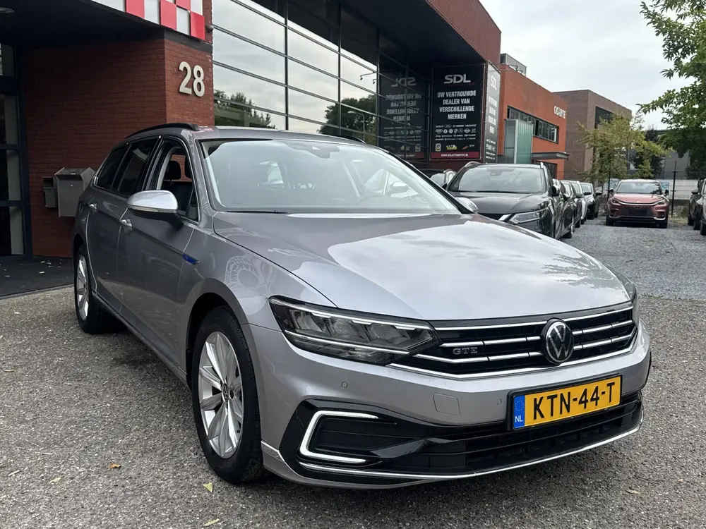 Volkswagen Passat Variant 1.4 TSI PHEV GTE Business // LED / uit 2022, foto 3