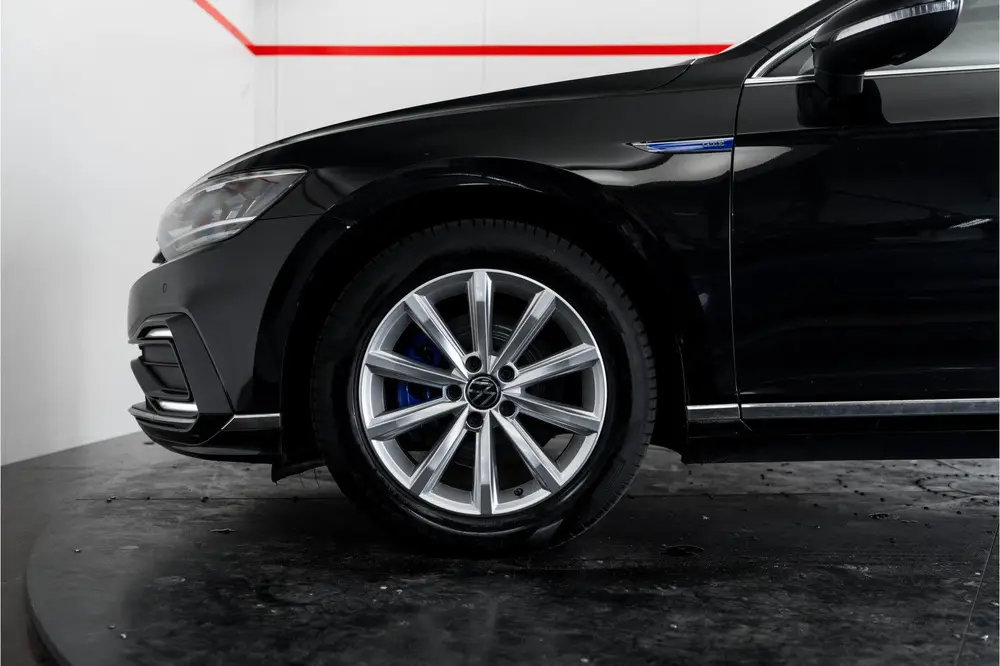 Volkswagen Passat Variant 1.4 TSI PHEV GTE Business Panorama uit 2022, foto 17