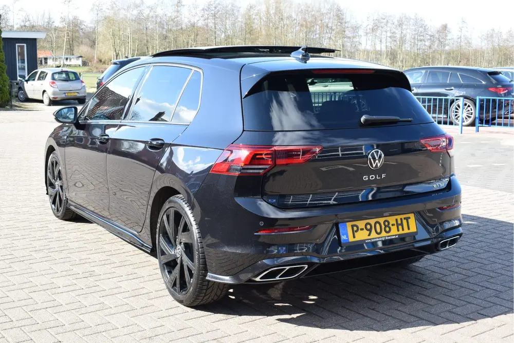 Volkswagen Golf 1.5 eTSI R-Line Business+ Panoramadak Automa uit 2022, foto 4