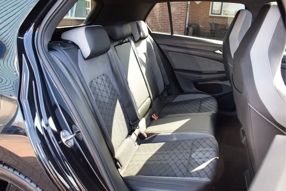 Volkswagen Golf 1.5 eTSI R-Line Business+ Panoramadak Automa uit 2022, foto 9