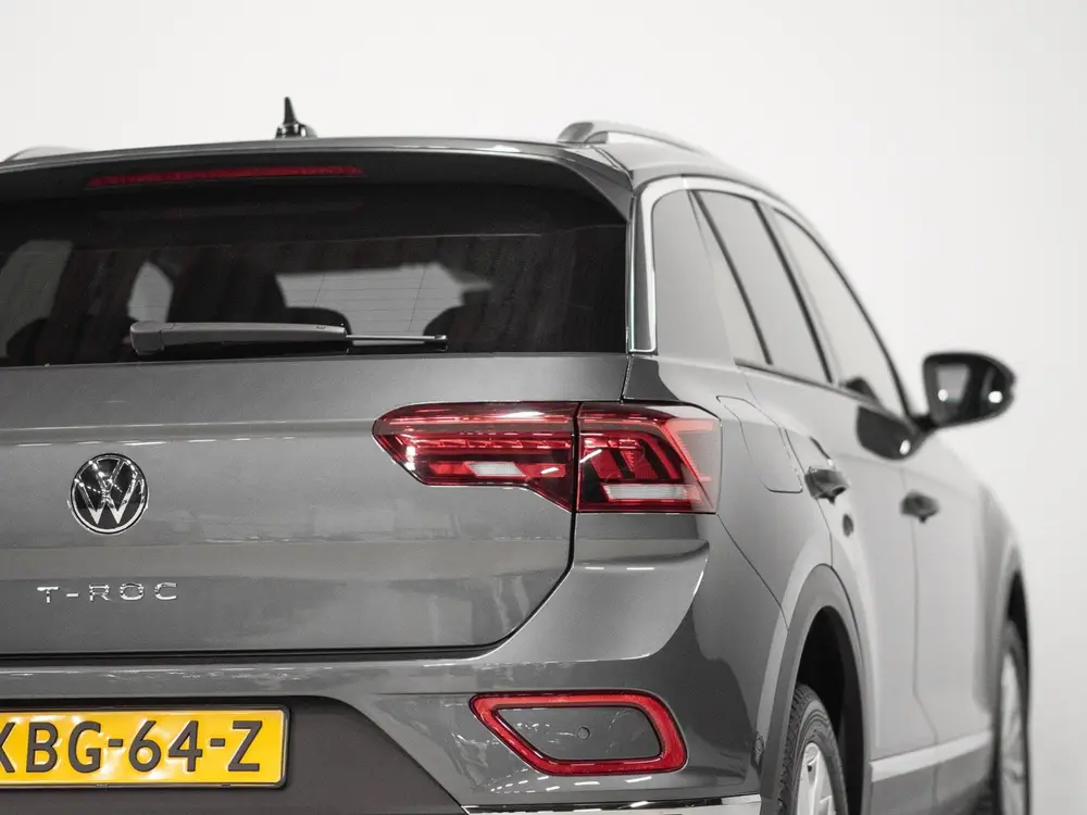 Volkswagen T-Roc 1.5 TSI Life IQ LIghts ACC Stoelv uit 2025, foto 10