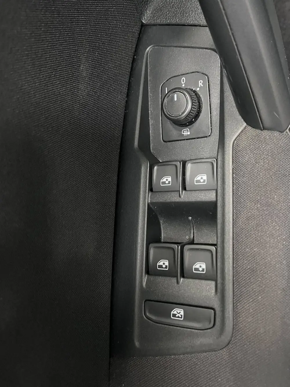 Volkswagen Tiguan 1.5 TSI ACT R-Line / NAVI / VIRTUAL / ADAP uit 2020, foto 13