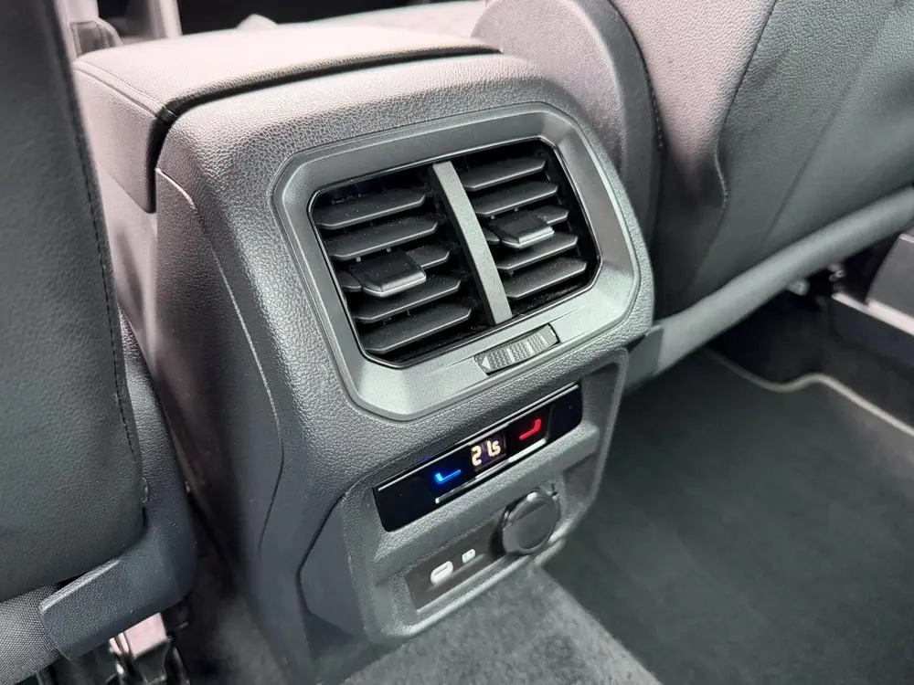 Volkswagen Tiguan 1.4 TSI eHybrid R-Line Business+ Trekhaak uit 2022, foto 11